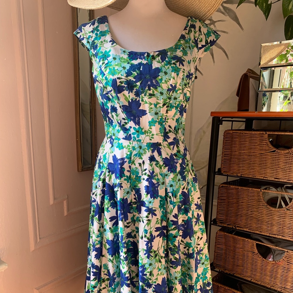 CALVIN KLEIN FLORAL DRESS 💚